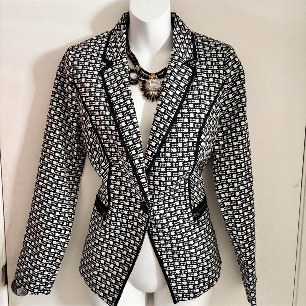 LAUNDRY Black and white Blazer